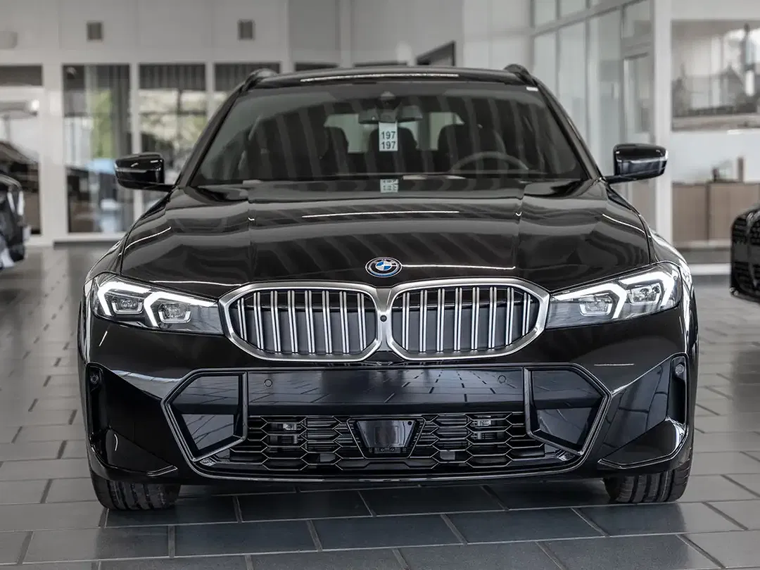 BMW 330 - Thumbnail 4