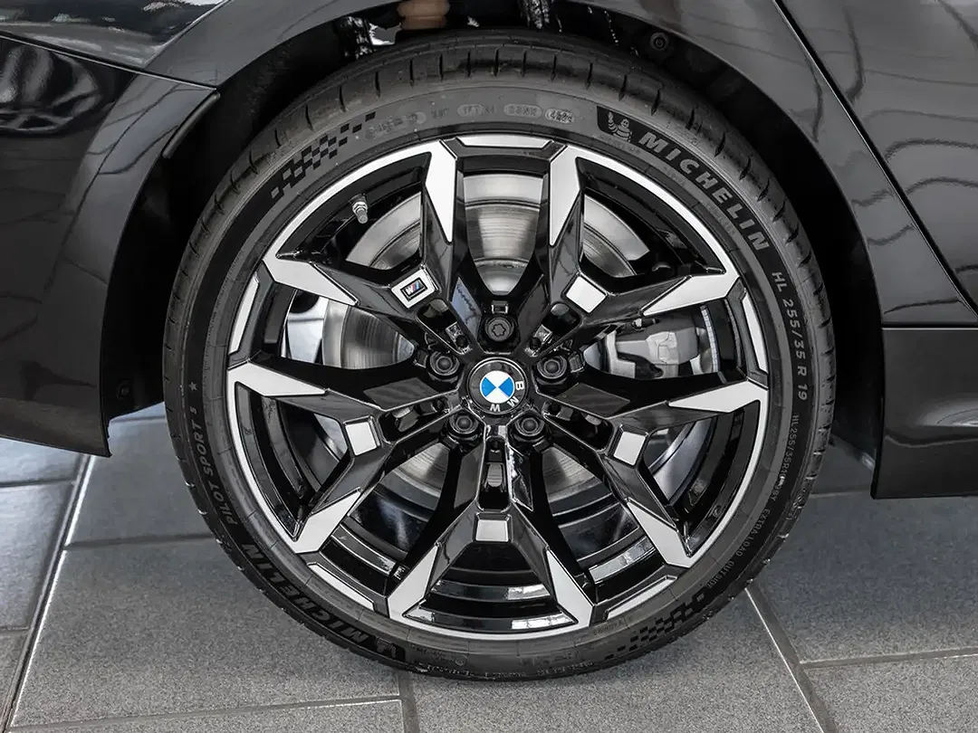 BMW 330 - Thumbnail 8