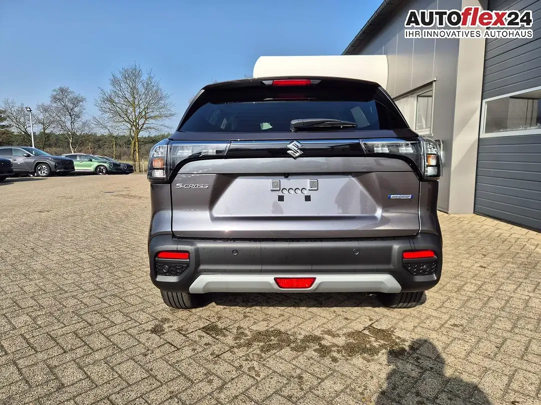 Suzuki S-Cross - Thumbnail 3