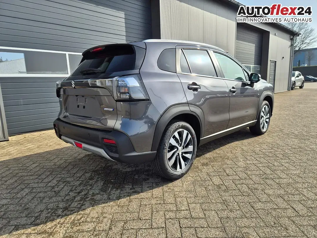 Suzuki S-Cross - Thumbnail 4