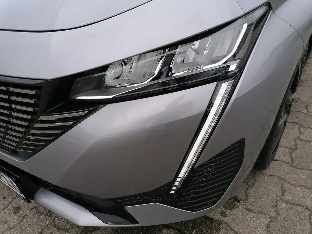 Peugeot 308 - Thumbnail 3