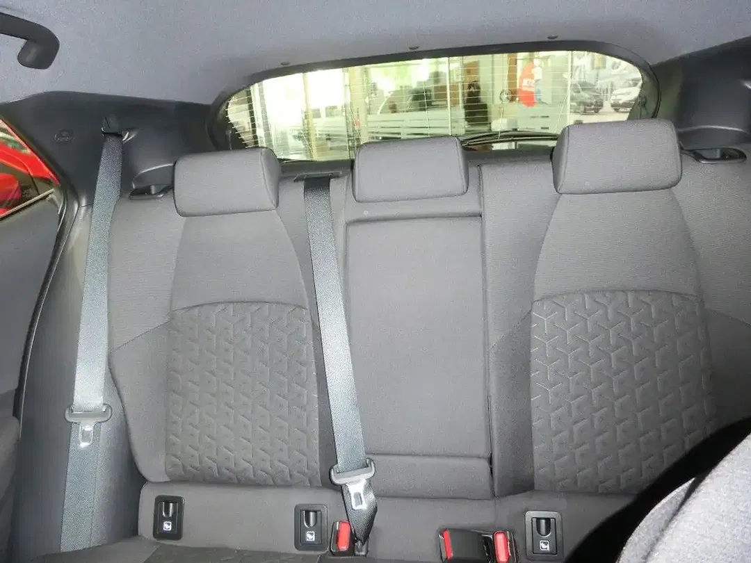 Toyota Corolla - Thumbnail 11