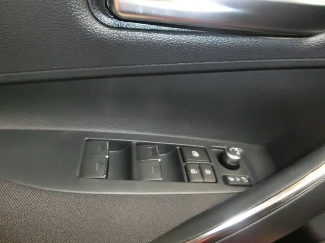 Toyota Corolla - Thumbnail 12