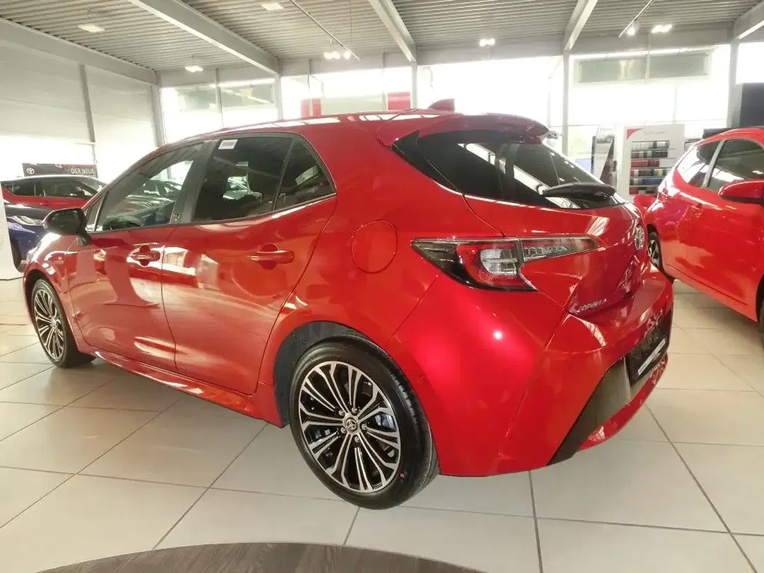 Toyota Corolla - Thumbnail 4