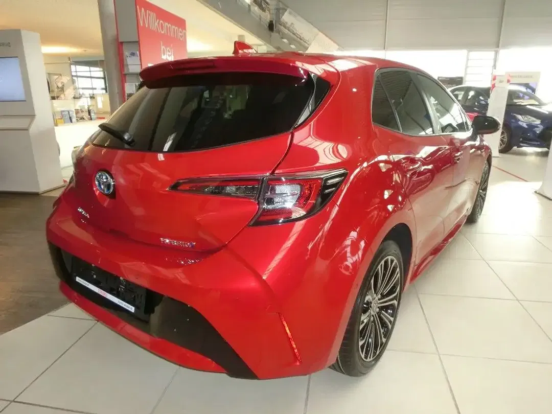 Toyota Corolla - Thumbnail 5