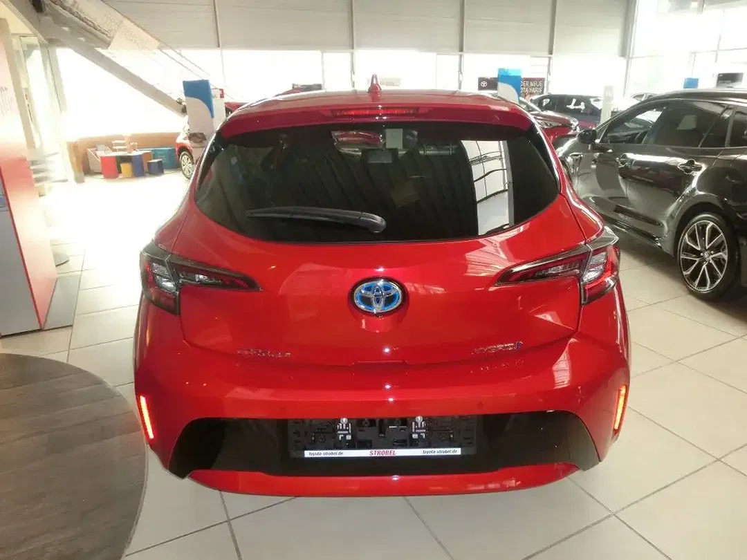 Toyota Corolla - Thumbnail 6