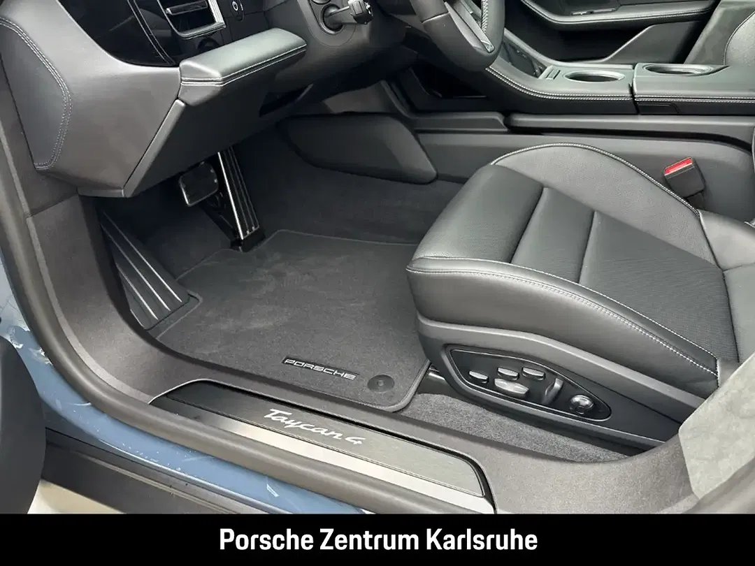 Porsche Taycan - Thumbnail 13