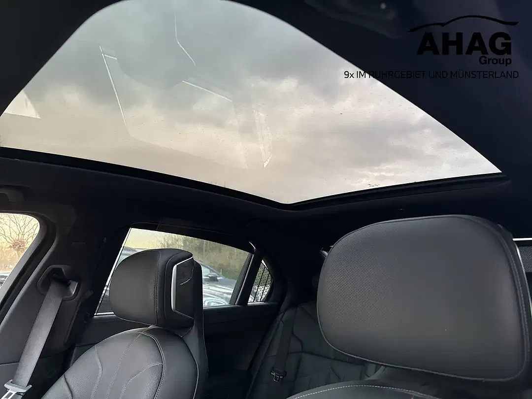 BMW i7 - Thumbnail 7