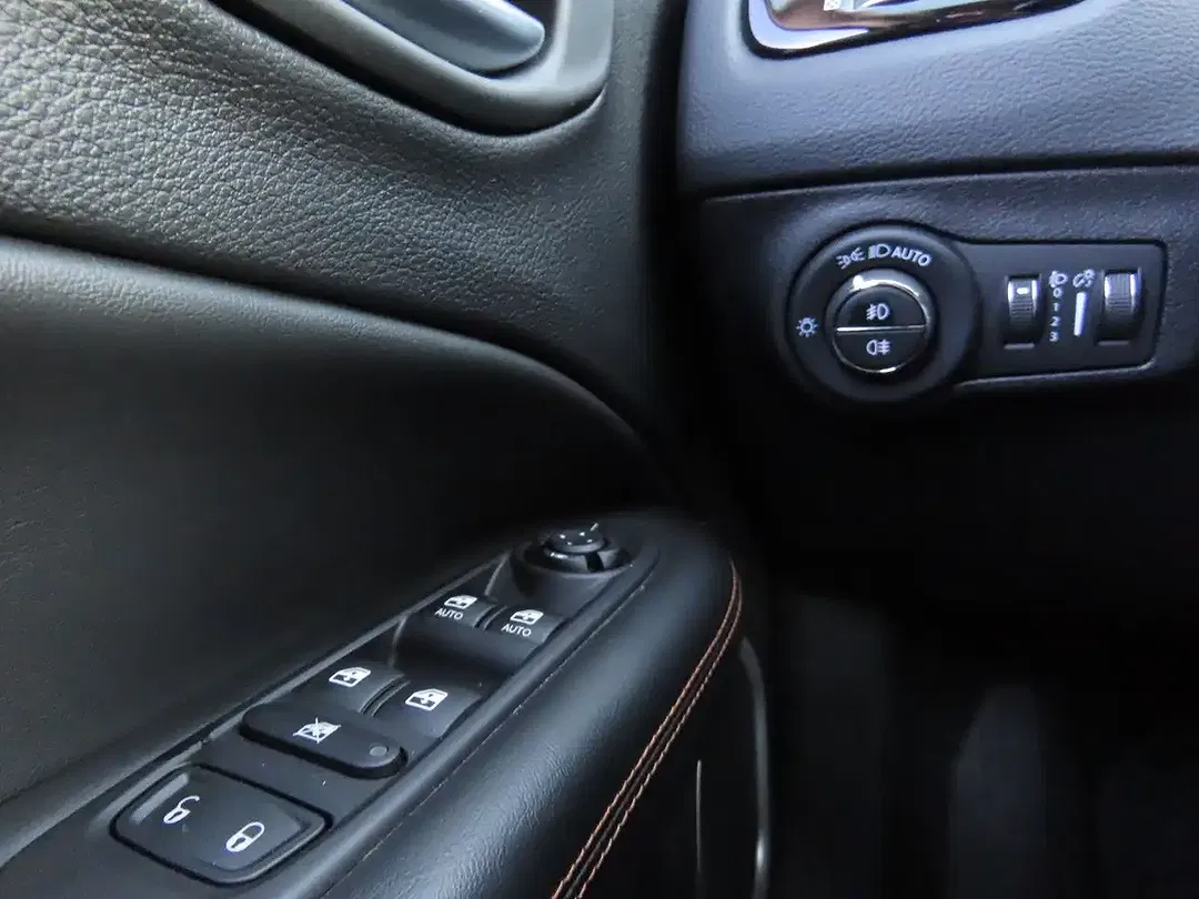 Jeep Compass - Thumbnail 15