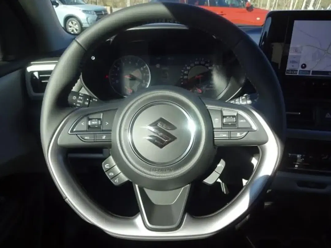 Suzuki Swift - Thumbnail 10