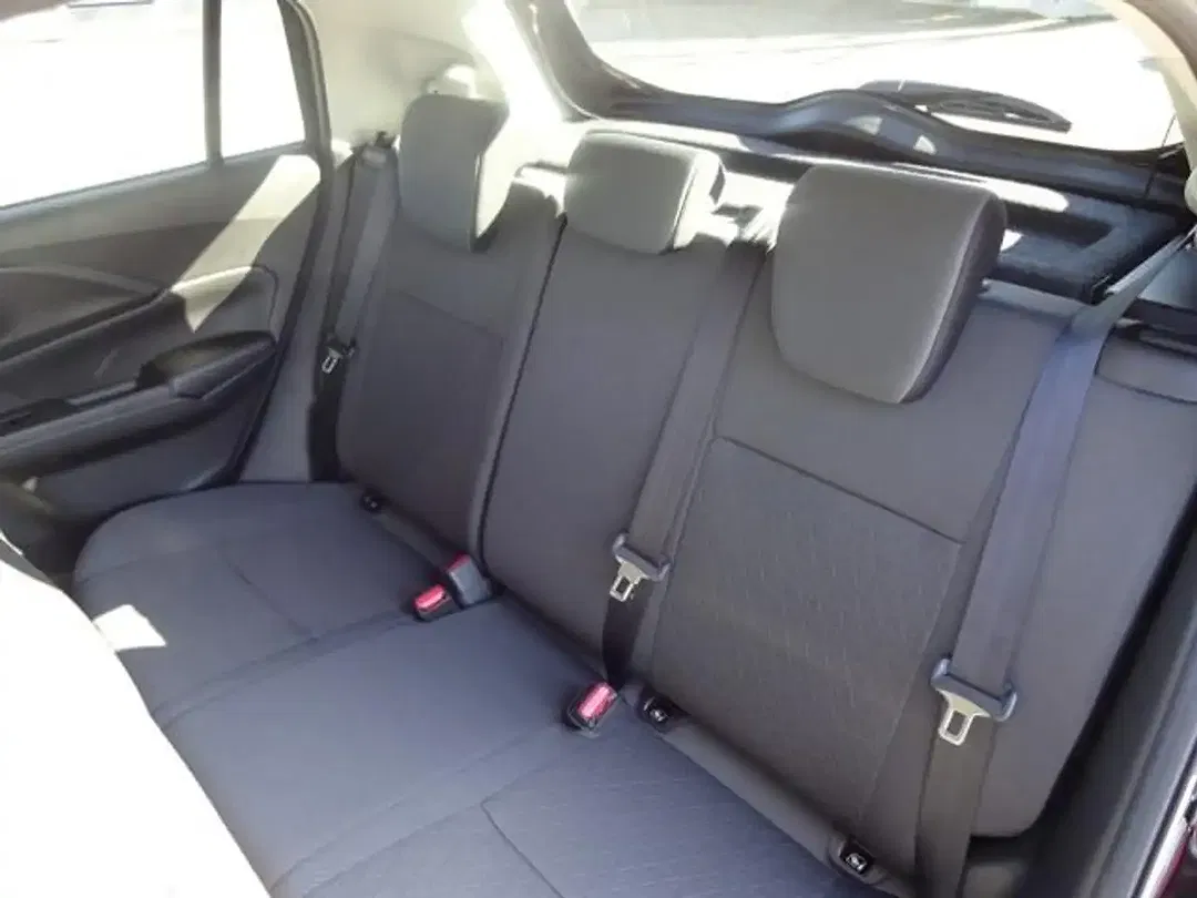 Suzuki Swift - Thumbnail 14