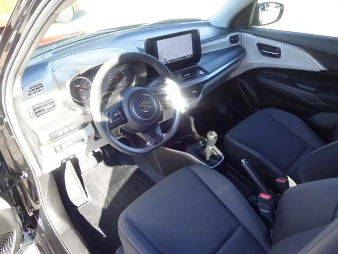 Suzuki Swift - Thumbnail 8