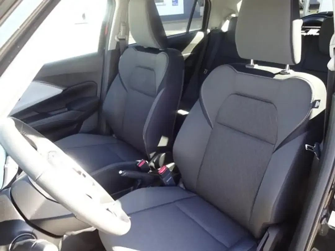 Suzuki Swift - Thumbnail 9