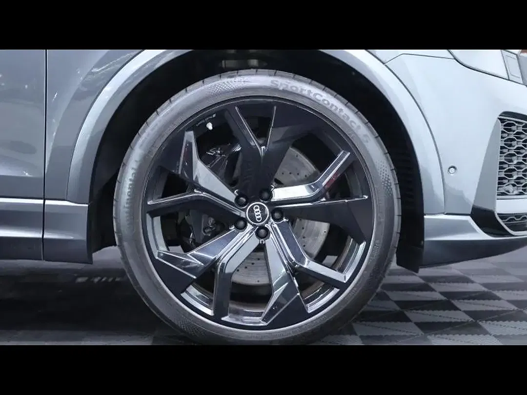 Audi RS Q8 - Thumbnail 6