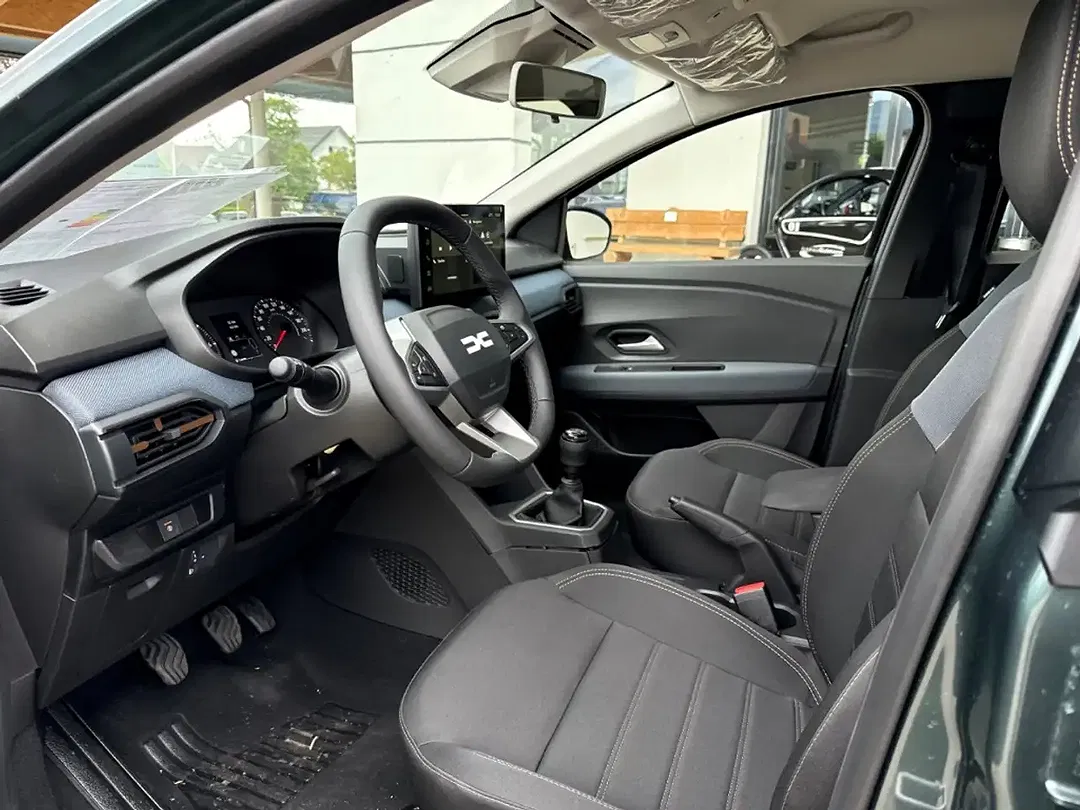 Dacia Sandero - Thumbnail 3