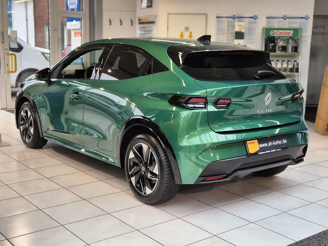 Renault Clio - Thumbnail 4