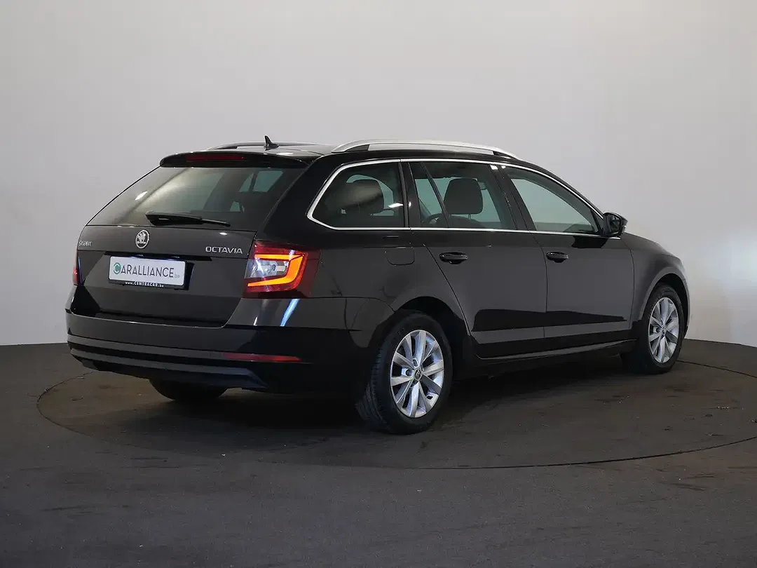 Skoda Octavia - Thumbnail 5