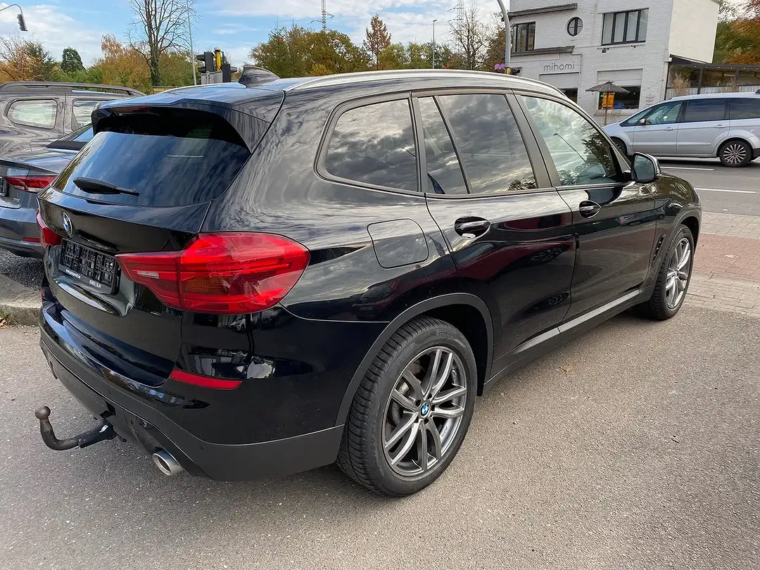 BMW X3 - Thumbnail 2