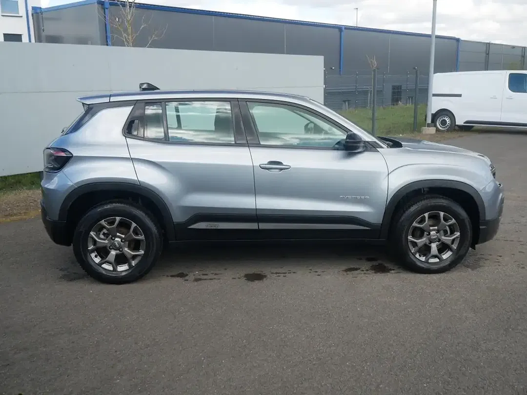 Jeep Avenger - Thumbnail 2
