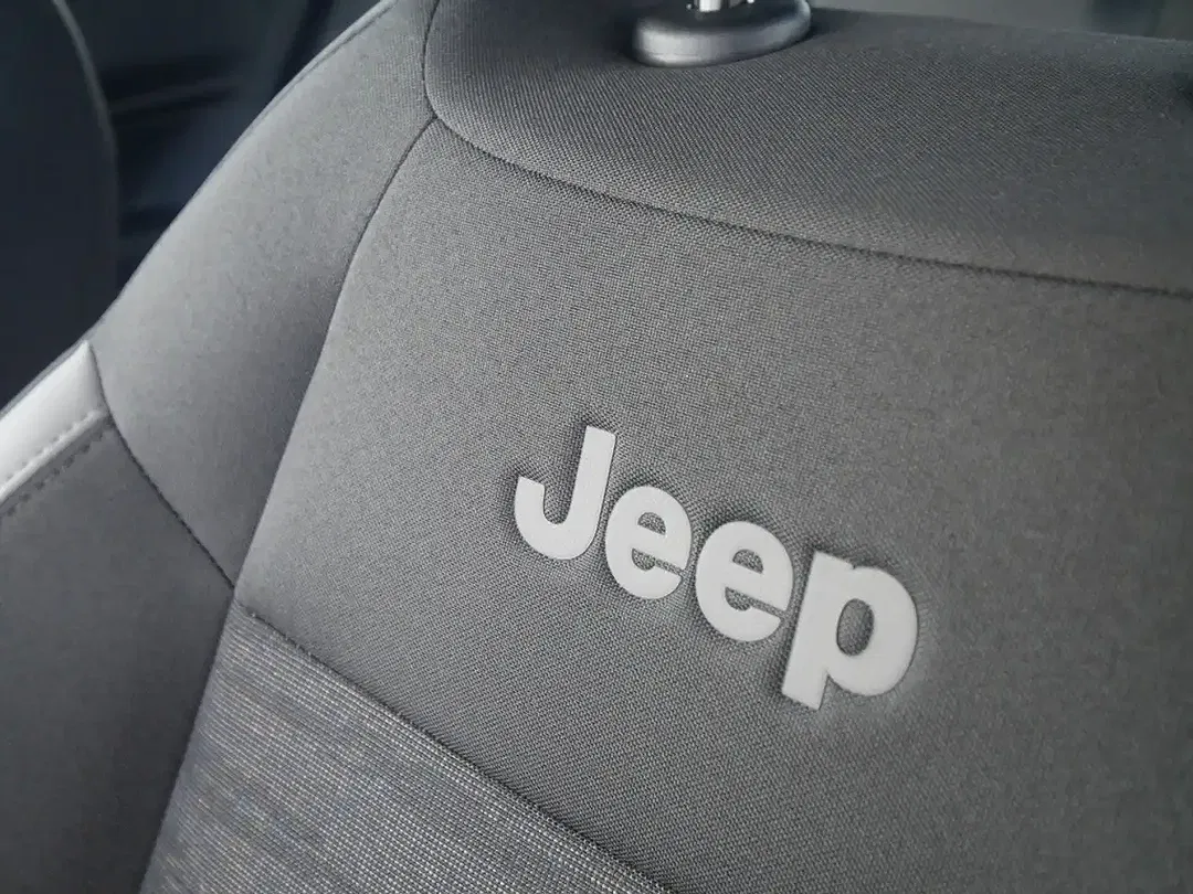 Jeep Avenger - Thumbnail 8