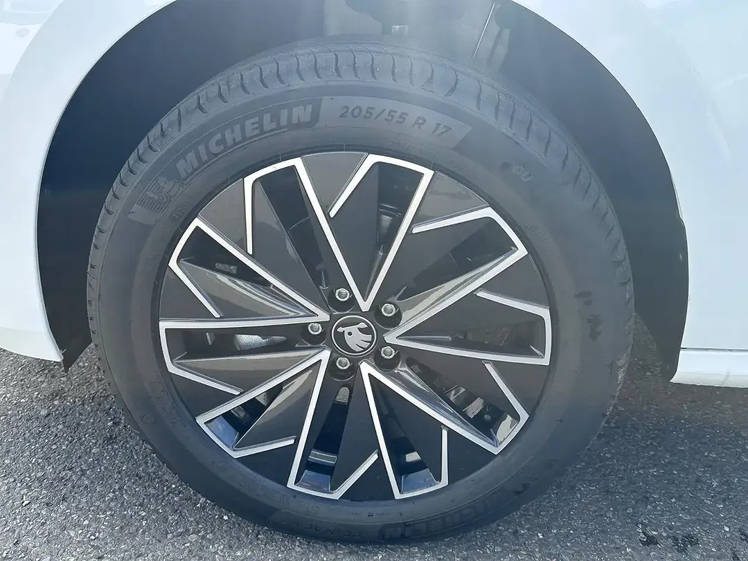 Skoda Kamiq - Thumbnail 6