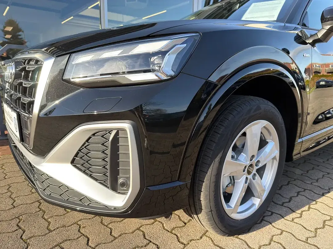 Audi Q2 - Thumbnail 3