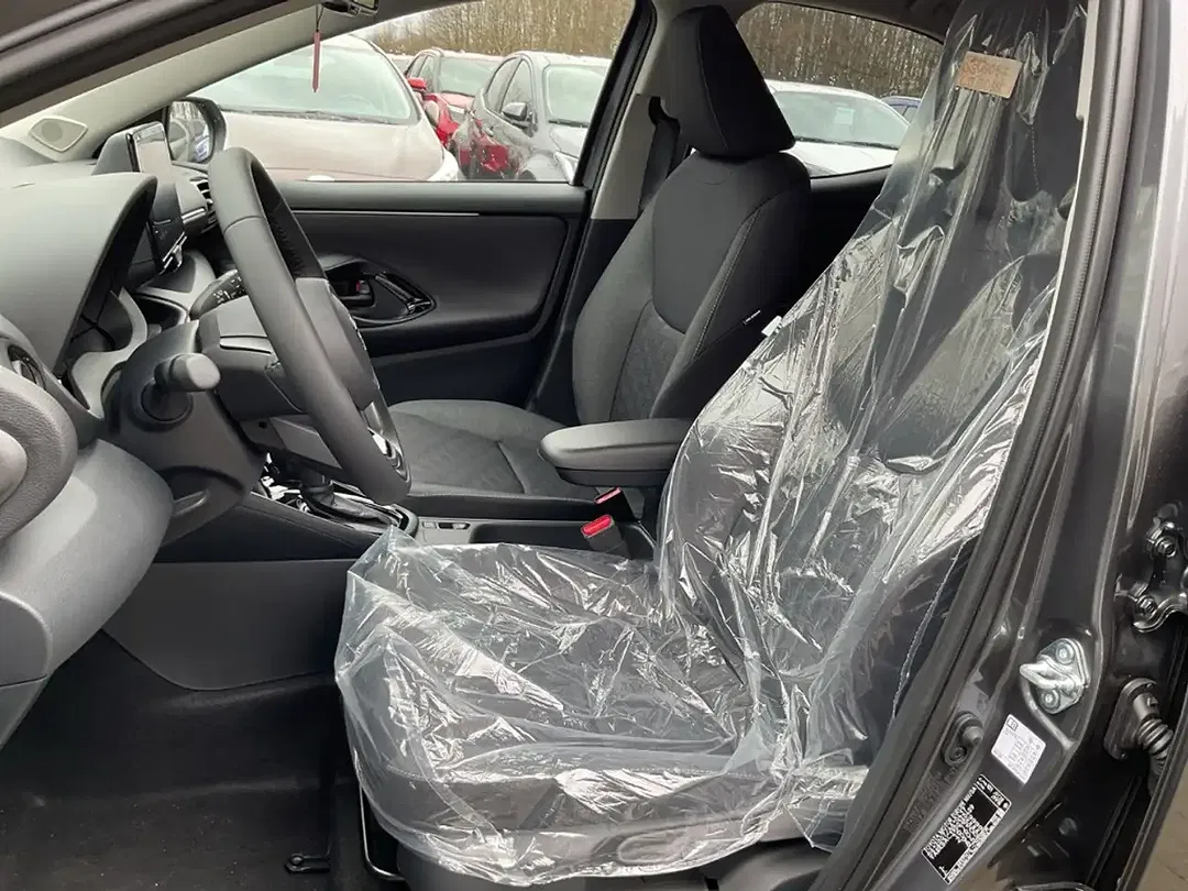 Toyota Yaris - Thumbnail 8
