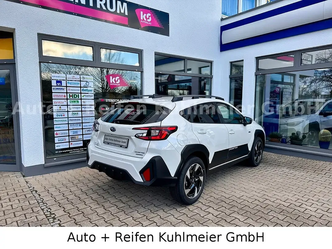 Subaru Crosstrek - Thumbnail 5