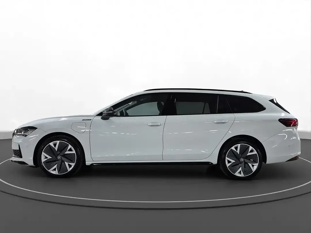 Skoda Superb - Thumbnail 5