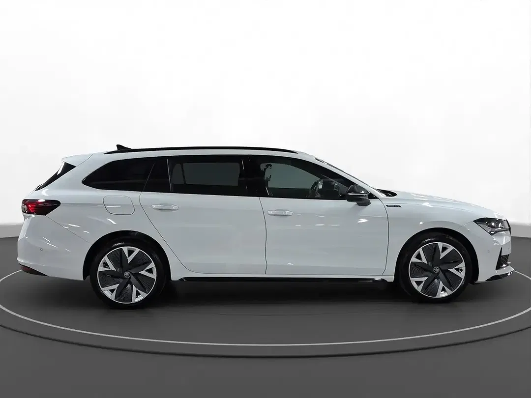 Skoda Superb - Thumbnail 6