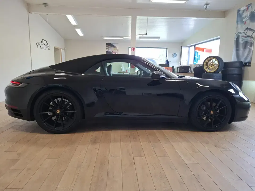 Porsche 992 - Thumbnail 2