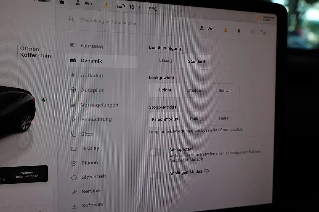 Tesla Model Y - Thumbnail 22