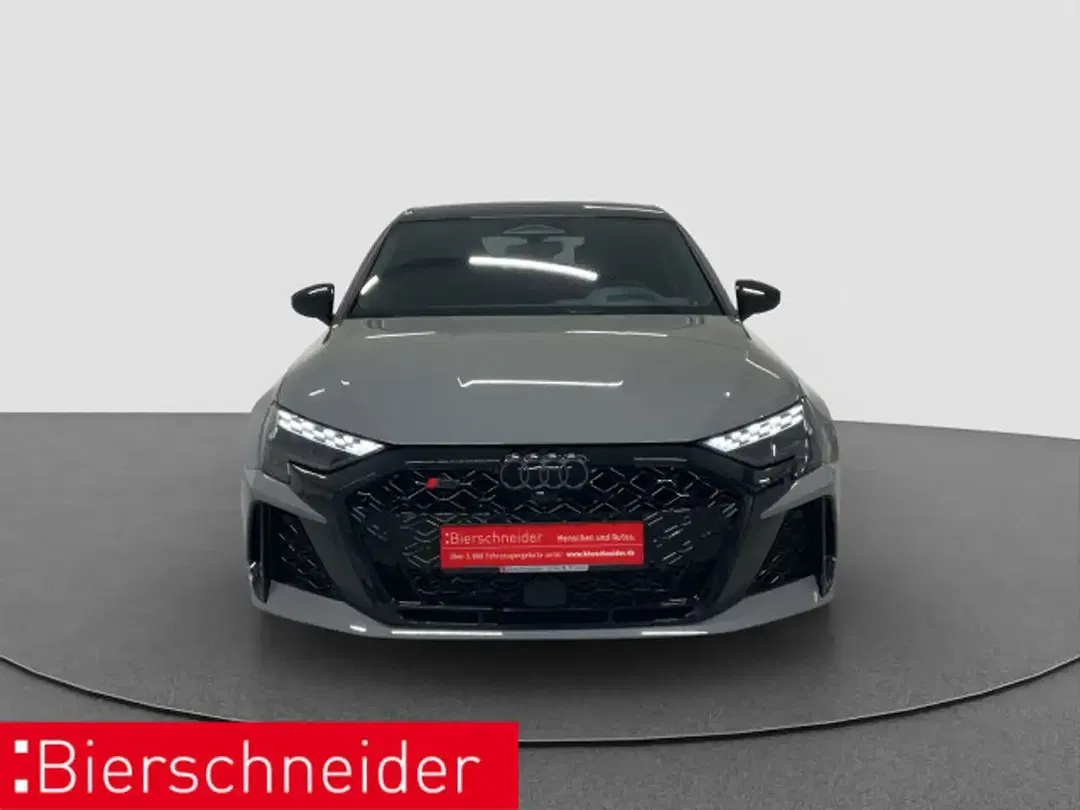 Audi RS3 - Thumbnail 1