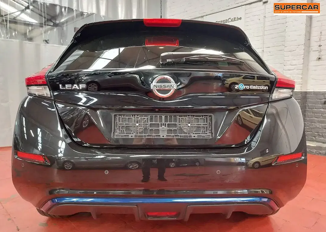 Nissan Leaf - Thumbnail 4