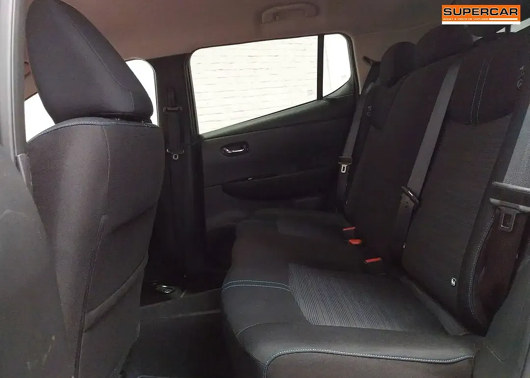 Nissan Leaf - Thumbnail 7