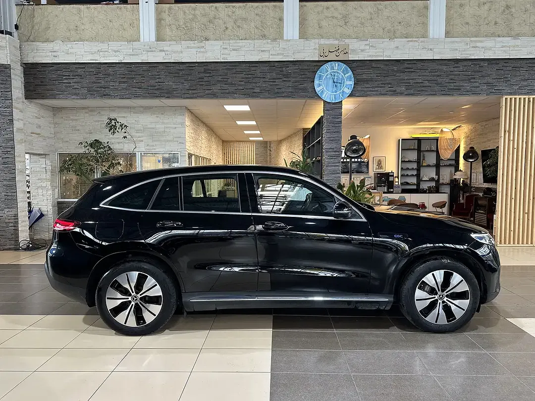Mercedes-Benz EQC 400 - Thumbnail 4