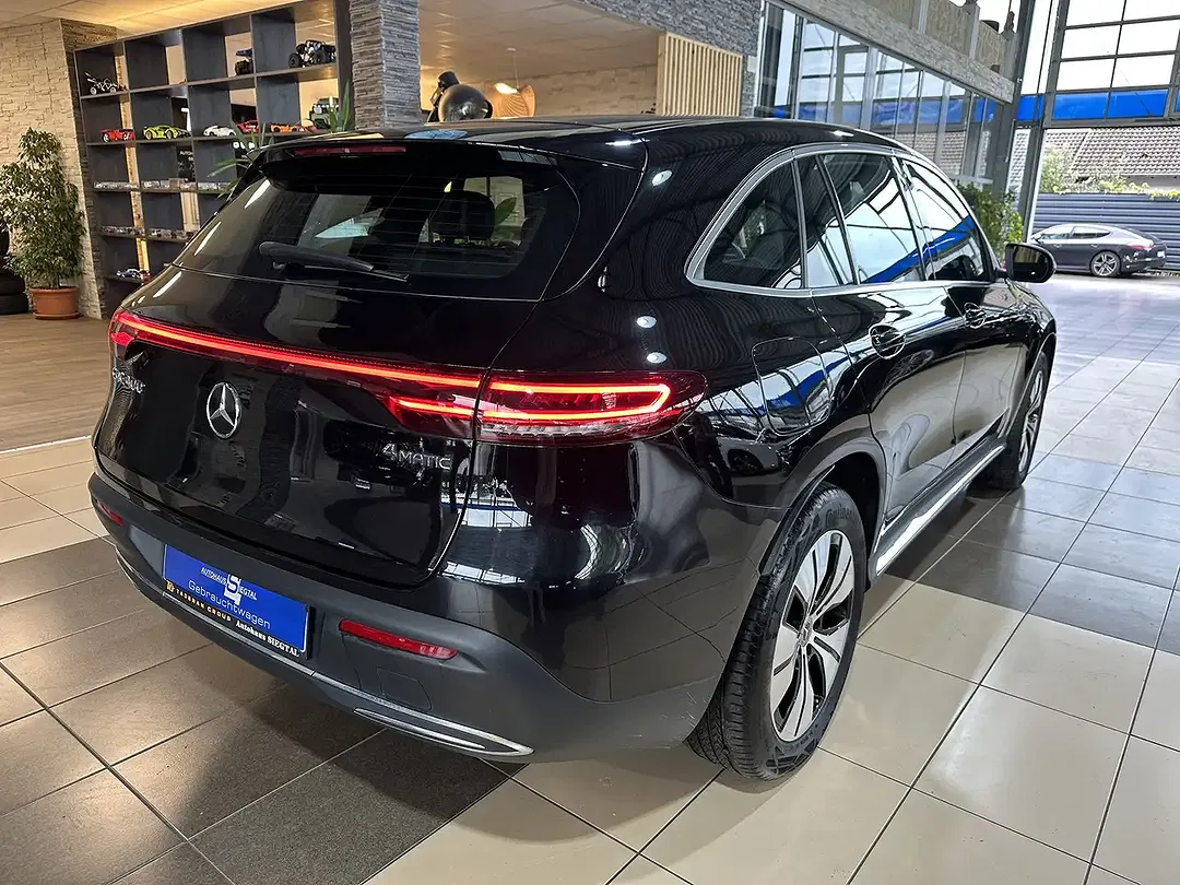 Mercedes-Benz EQC 400 - Thumbnail 5