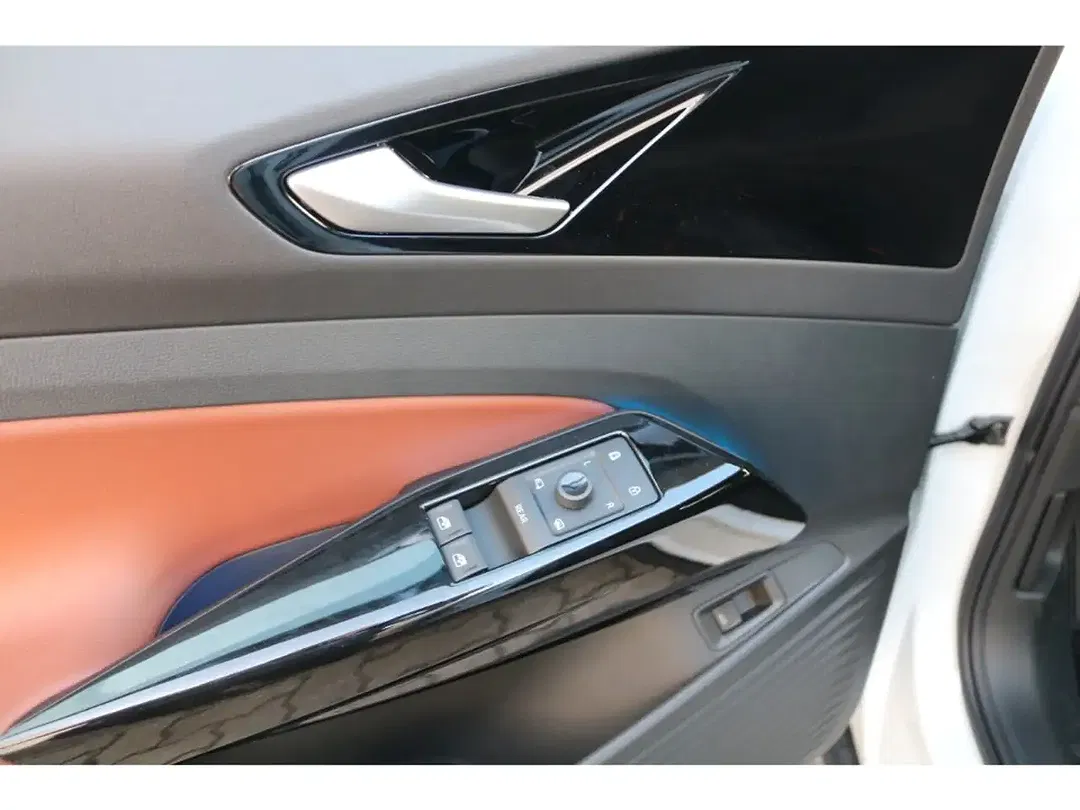 Volkswagen ID.4 - Thumbnail 10