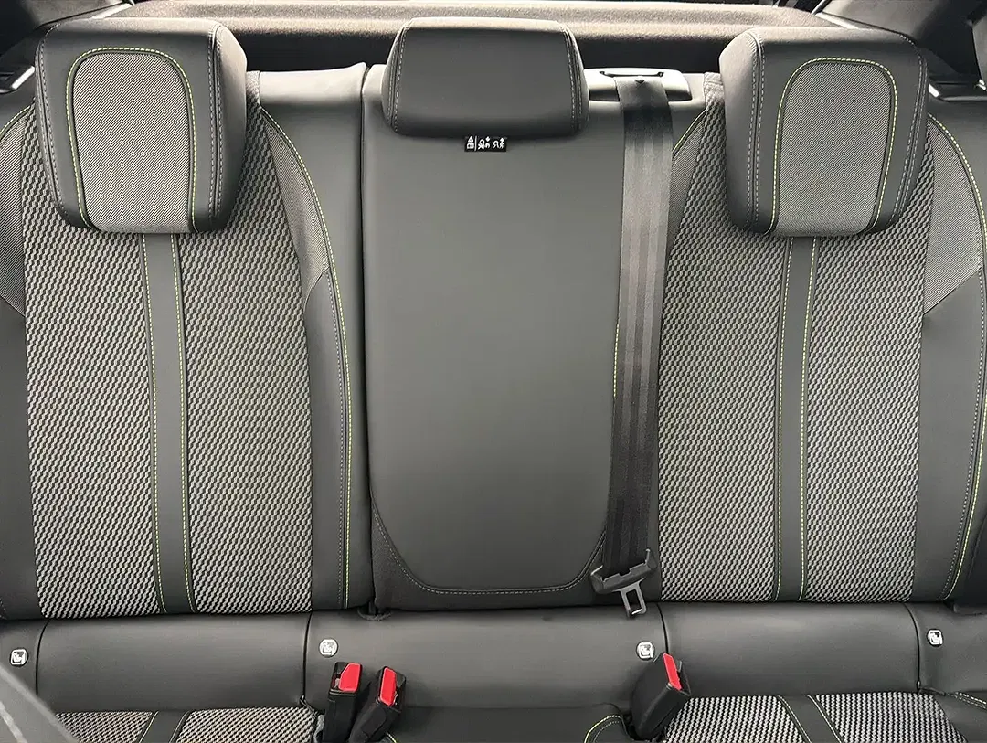Peugeot 208 - Thumbnail 15