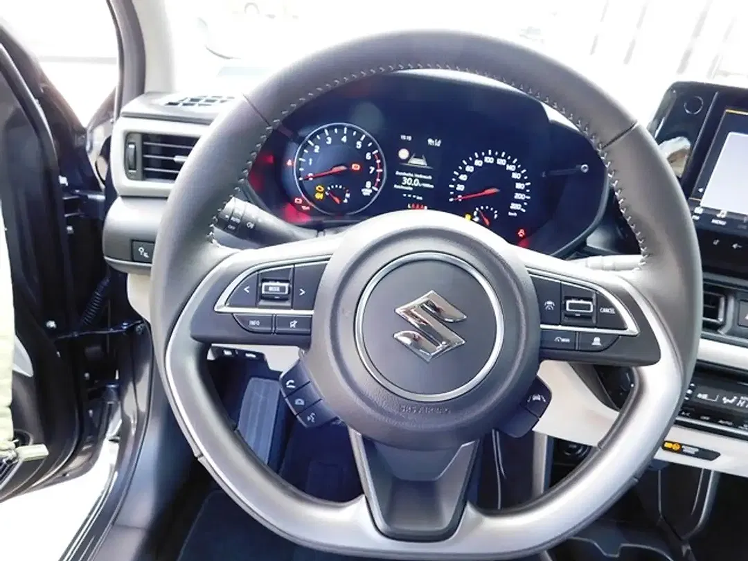 Suzuki Swift - Thumbnail 14