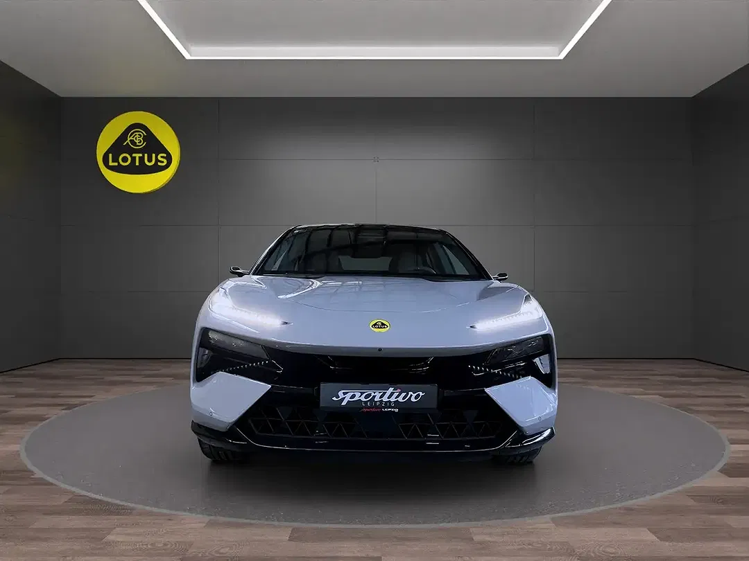 Lotus Eletre - Thumbnail 3