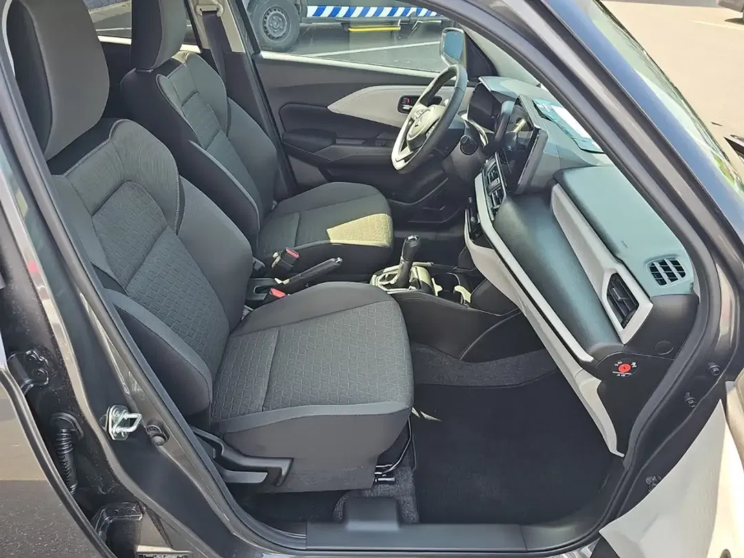 Suzuki Swift - Thumbnail 13