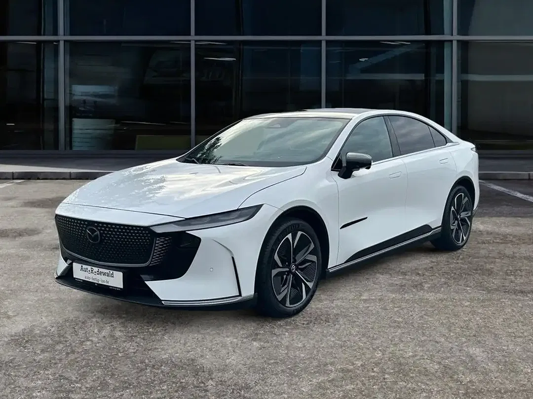 Mazda 6e - Thumbnail 1