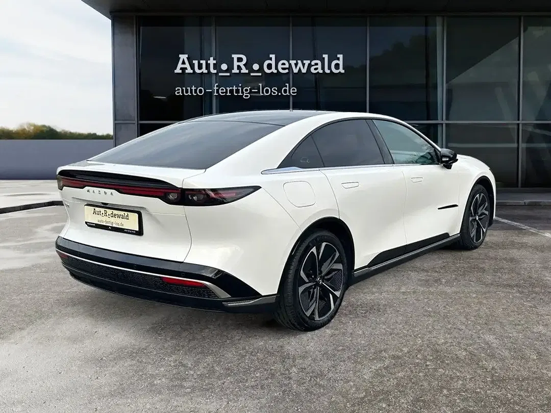 Mazda 6e - Thumbnail 5