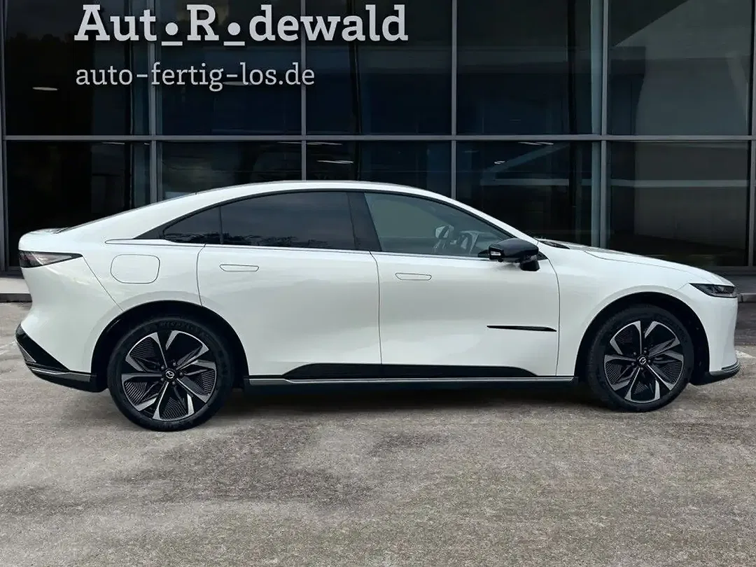 Mazda 6e - Thumbnail 6