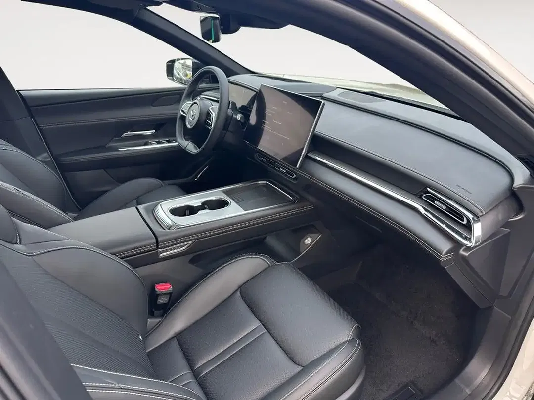 Mazda 6e - Thumbnail 9