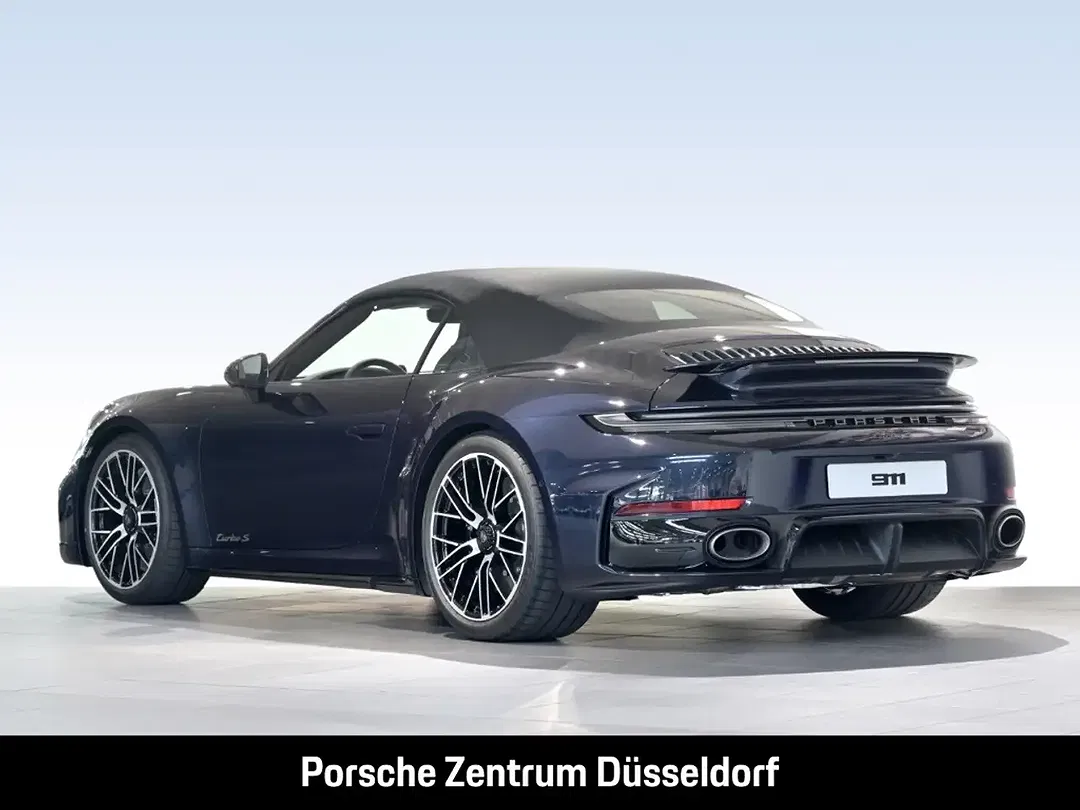 Porsche 992 - Thumbnail 3