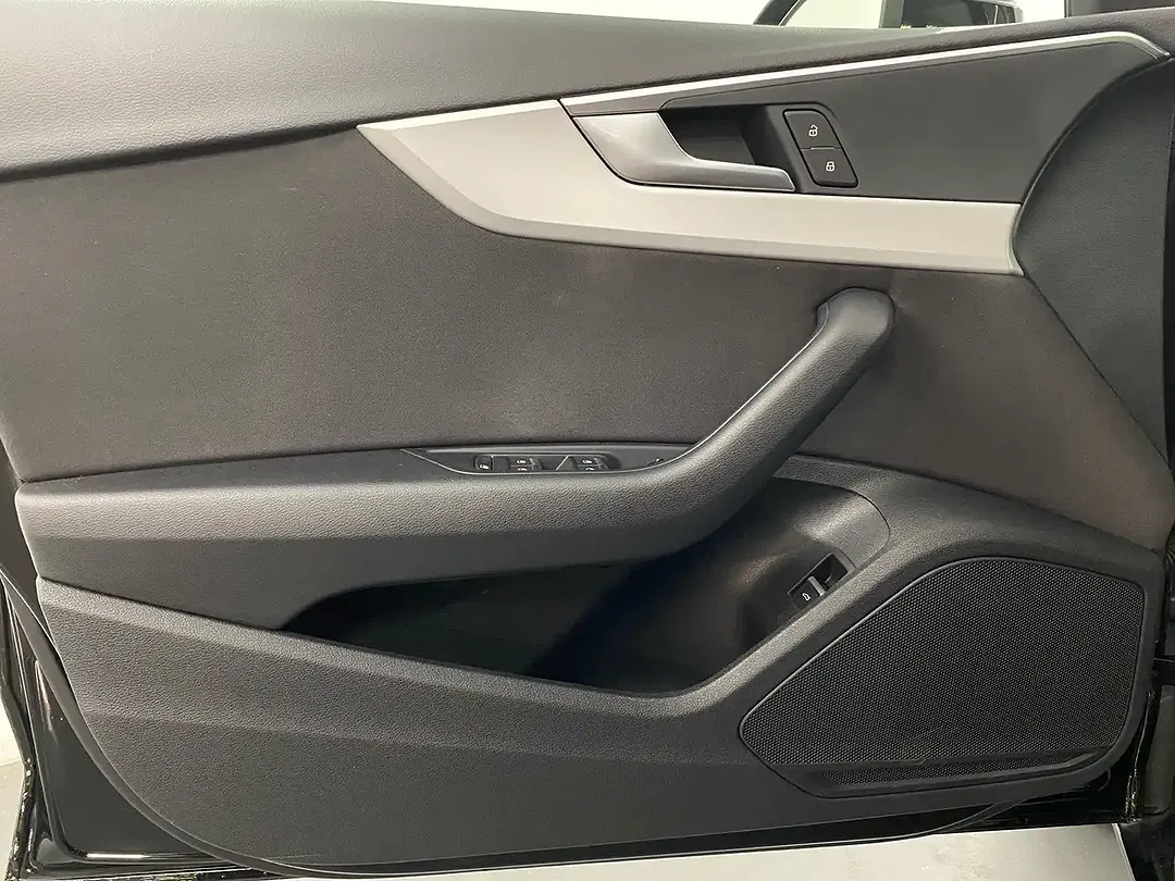 Audi A4 - Thumbnail 11