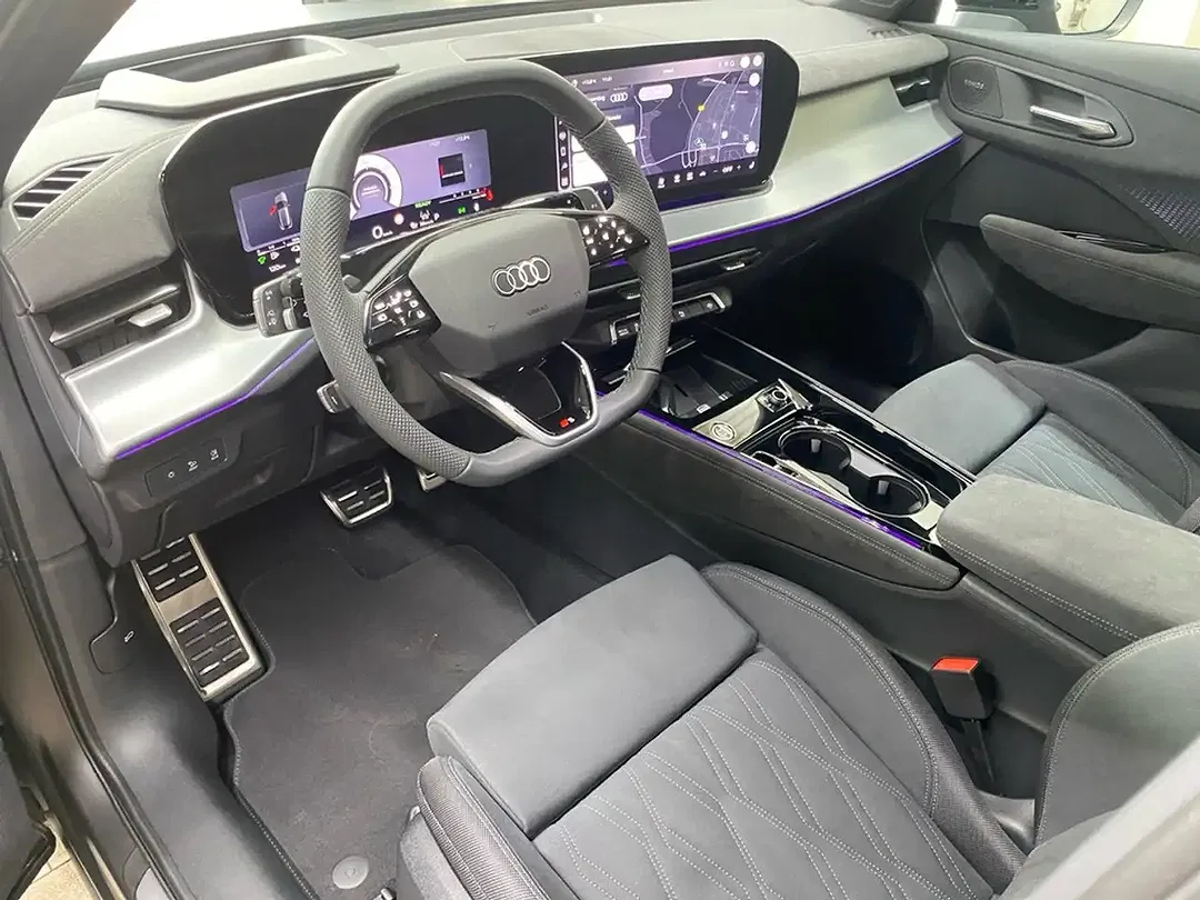 Audi Q3 - Thumbnail 3