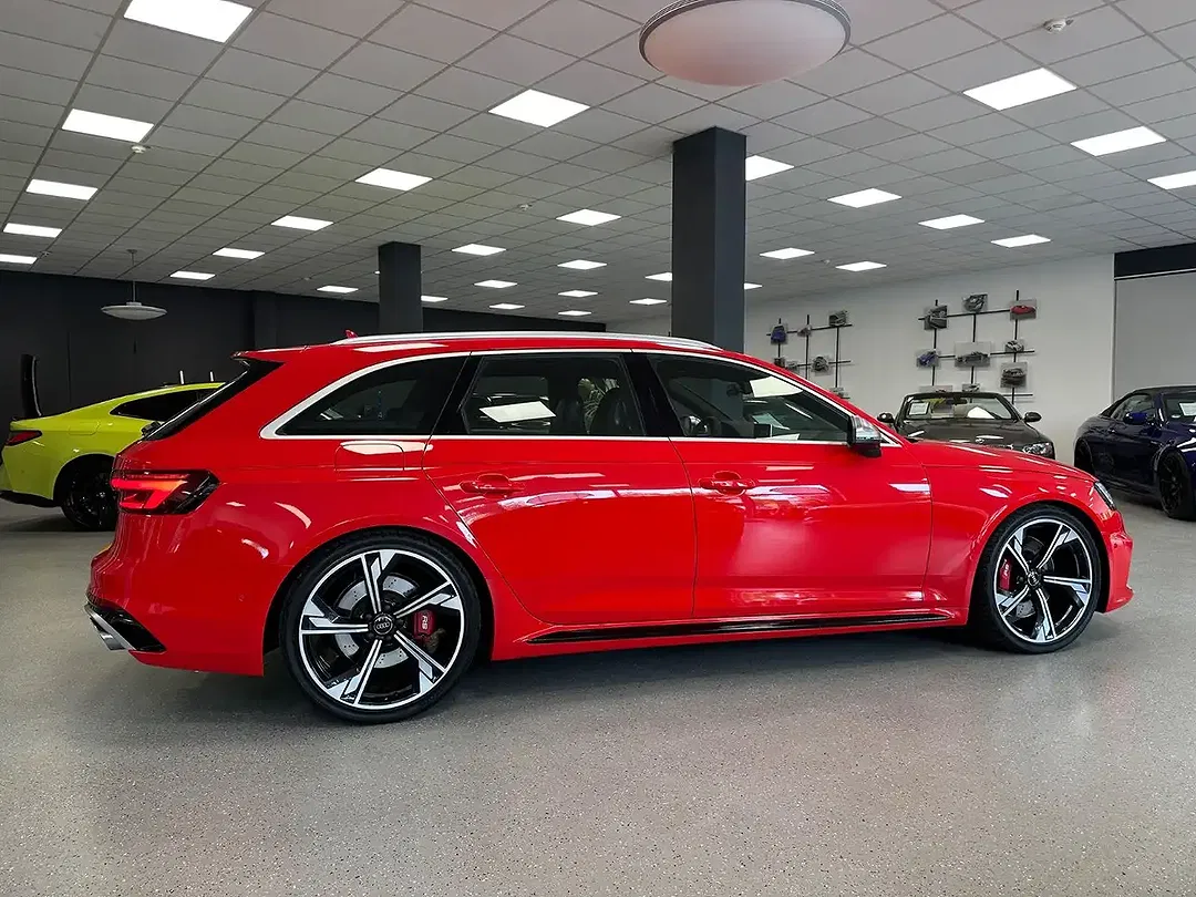Audi RS4 - Thumbnail 10
